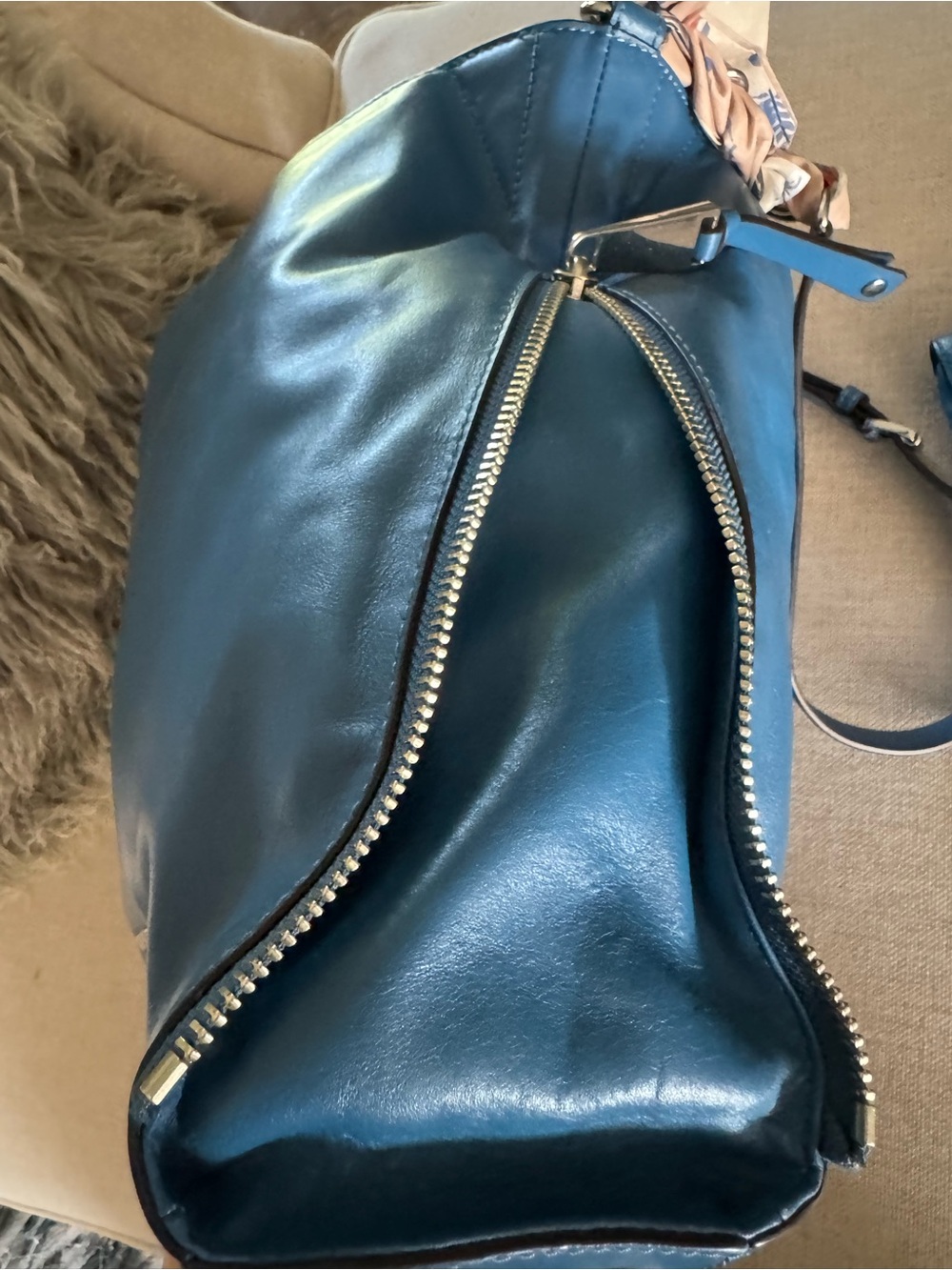Michael Kors Blue Leather Tote with Matching Wallet - Picture 10 of 16